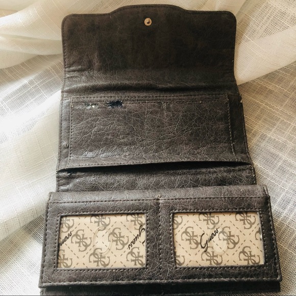 💜3/$30 Guess Wallet with logo - Picture 9 of 12